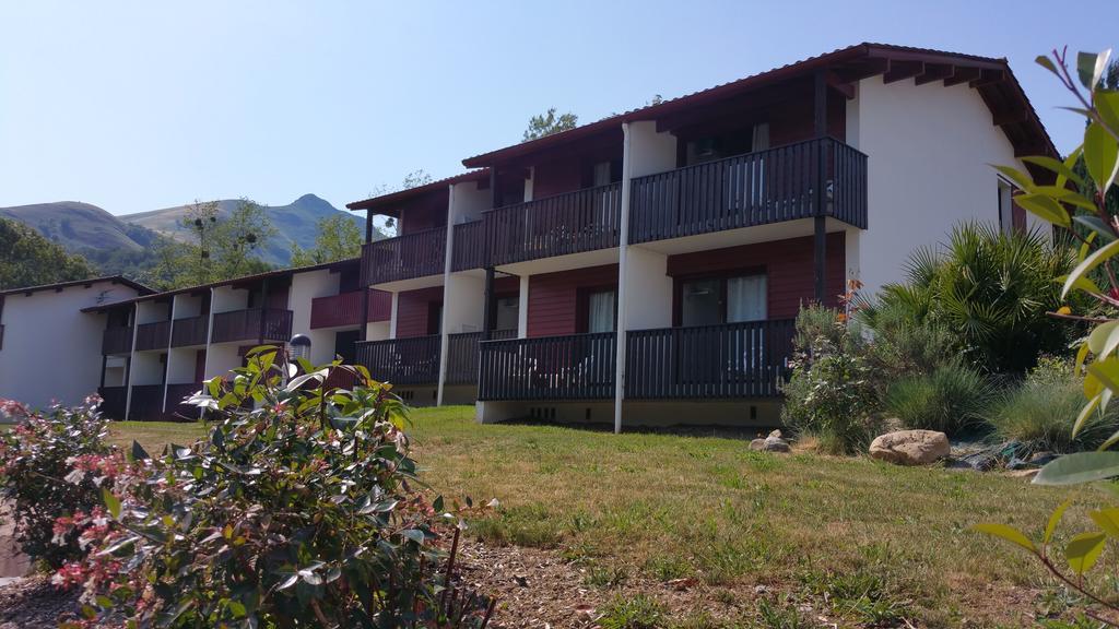 Hotel Vvf Pays Basque Saint-Etienne-De-Baigorry Exterior foto