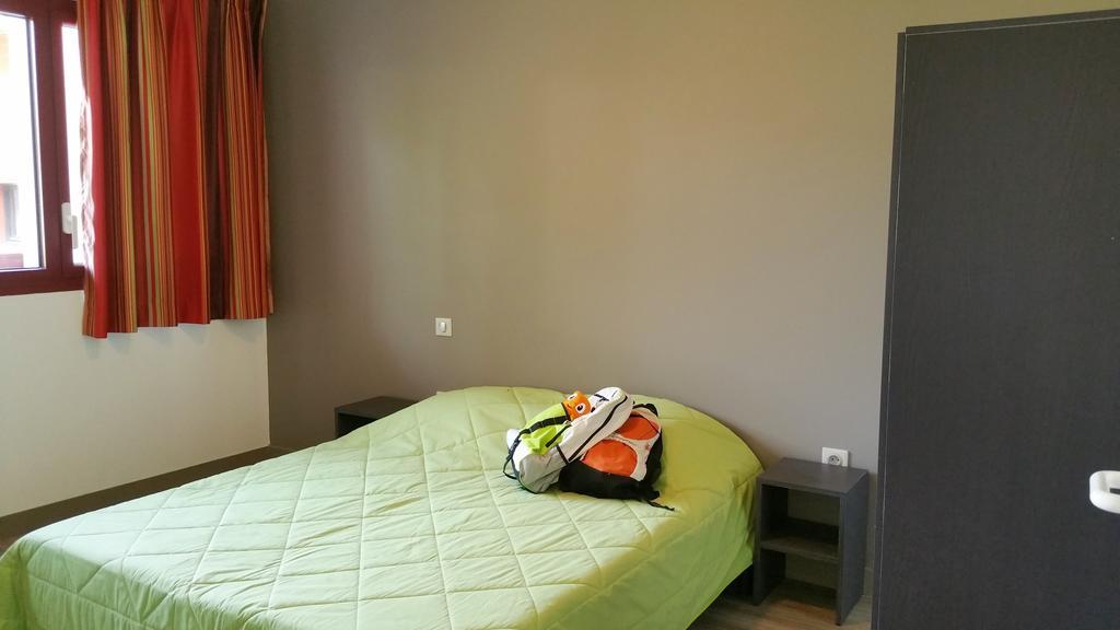 Hotel Vvf Pays Basque Saint-Etienne-De-Baigorry Zimmer foto