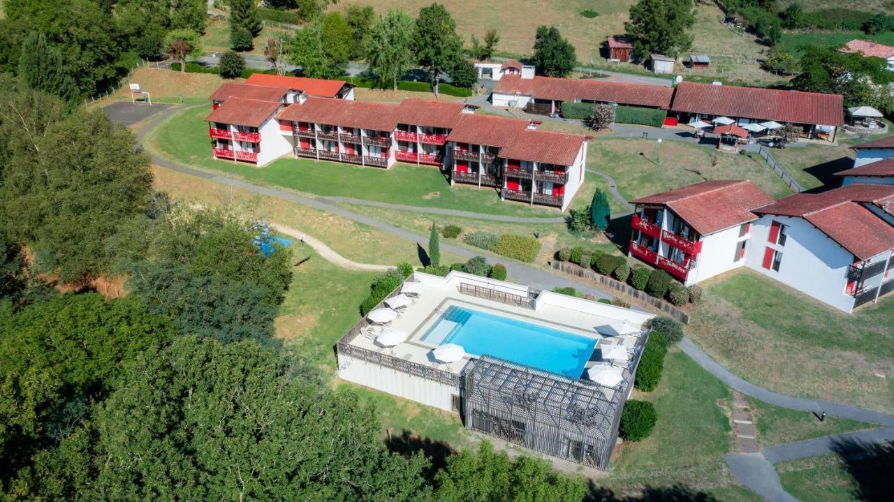 Hotel Vvf Pays Basque Saint-Etienne-De-Baigorry Exterior foto